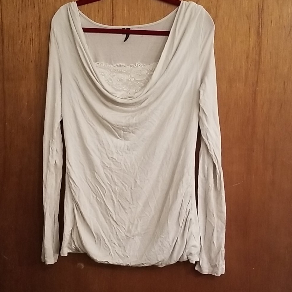2 Long sleeve shirts